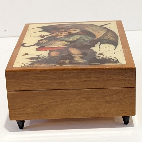 vintage Hummel jewelry music box - Picture 6 of 16